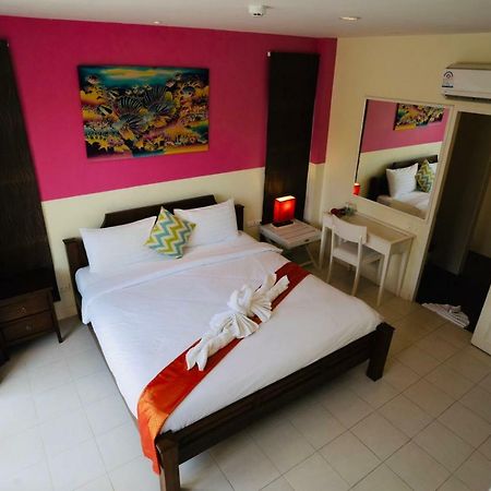 Hostel OK Phuket Strand Kata Exterior foto